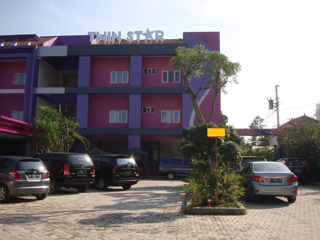 Twin Star Hotel Solo Екстериор снимка